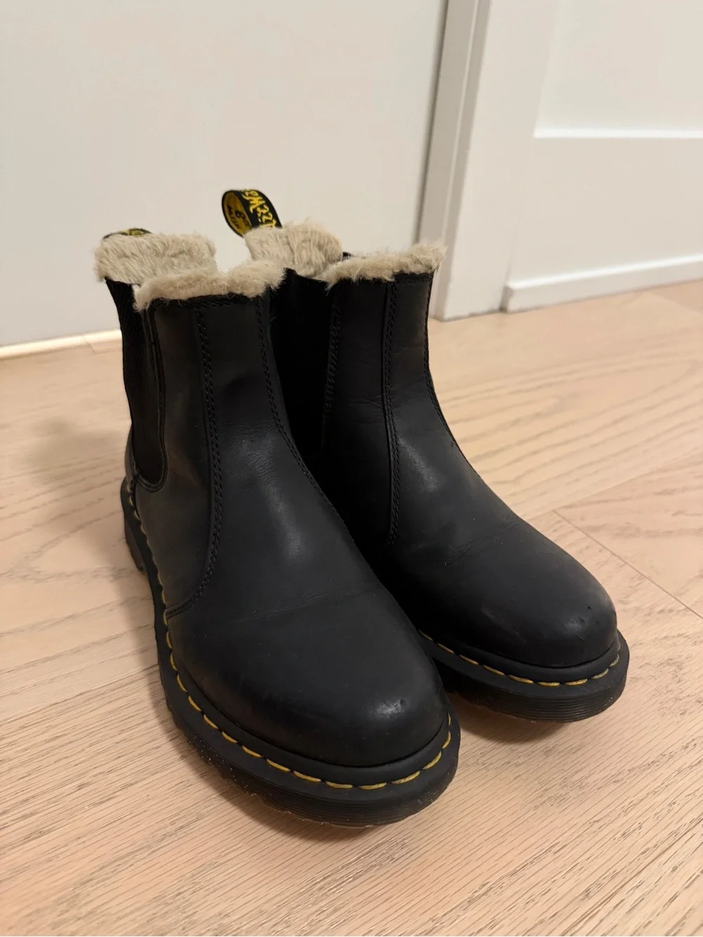 Dr. Marten Black Fur-Lined Chelsea Boots
